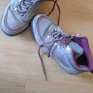 Cute hiking/ walking casual lace ups.